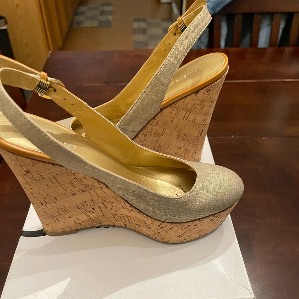 Gold Espadrille Slingback!